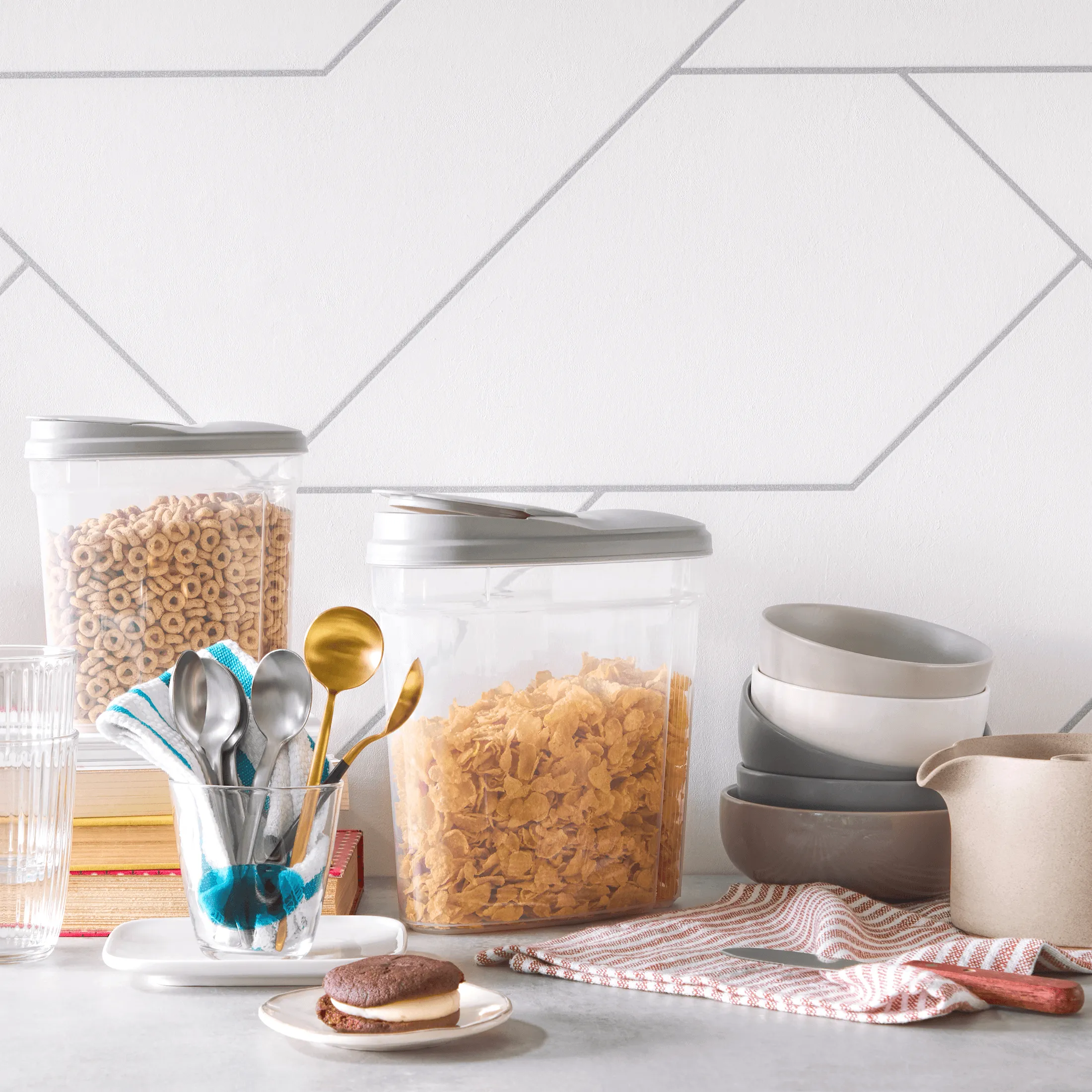 Pourable Plastic Storage Containers (6 Piece Set)