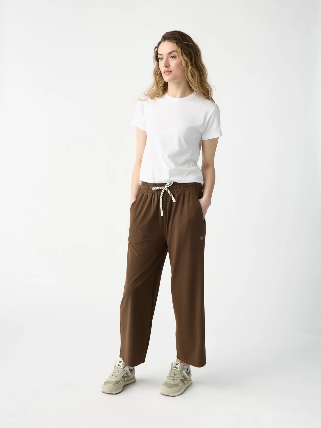 Women's Studio Cropped Wide Leg Pant