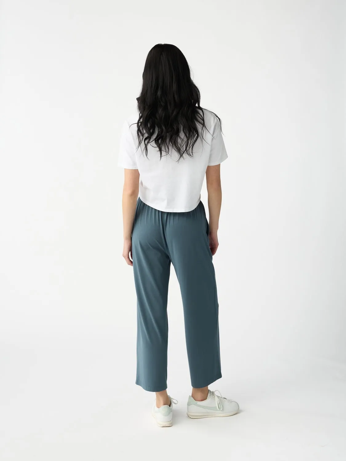 Women's Studio Cropped Wide Leg Pant