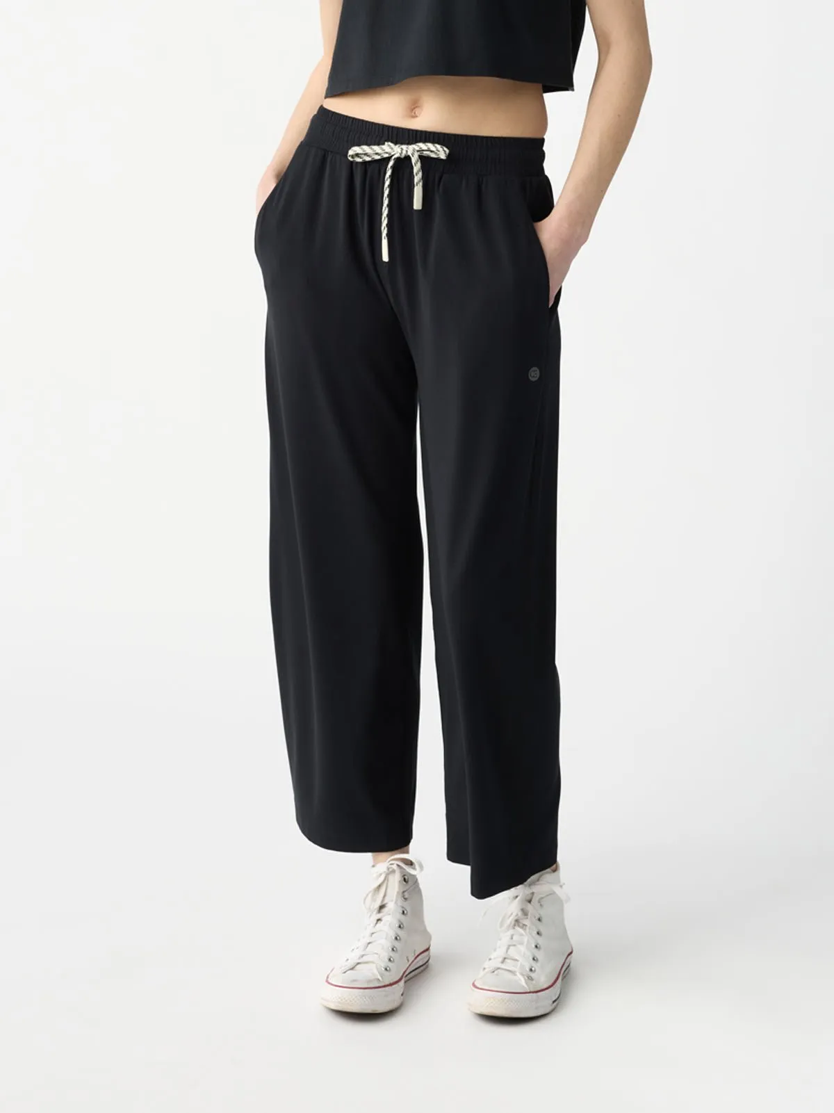 Women's Studio Cropped Wide Leg Pant