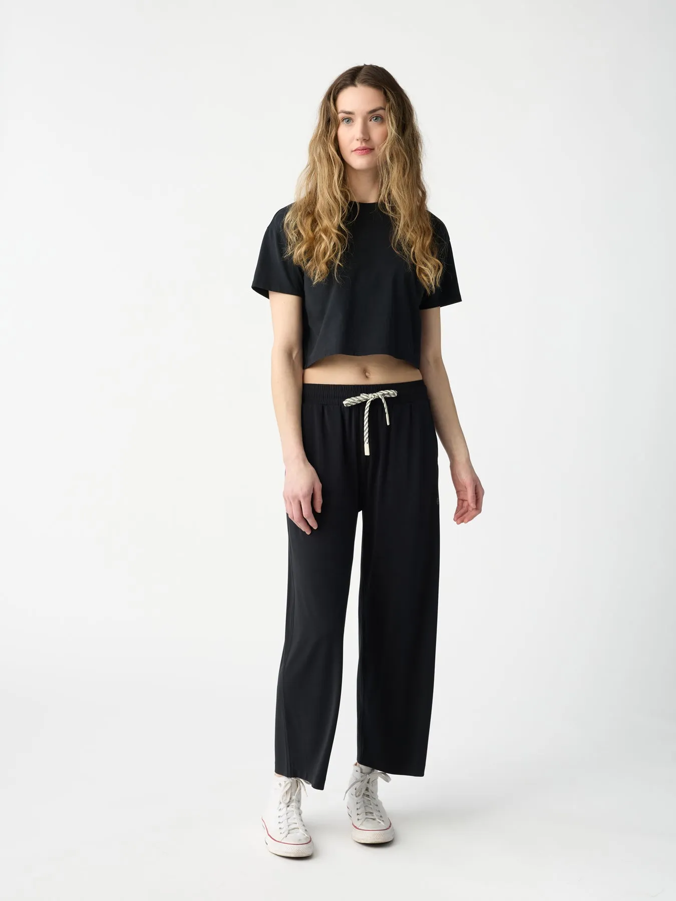 Women's Studio Cropped Wide Leg Pant