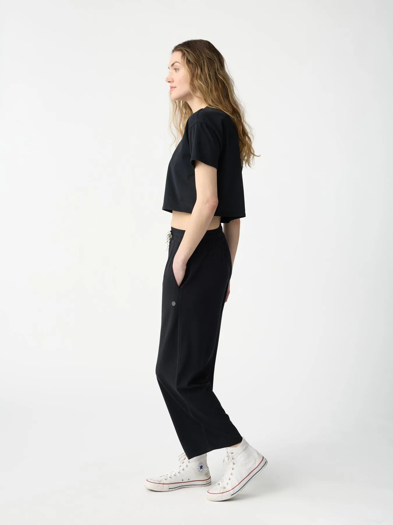 Women's Studio Cropped Wide Leg Pant