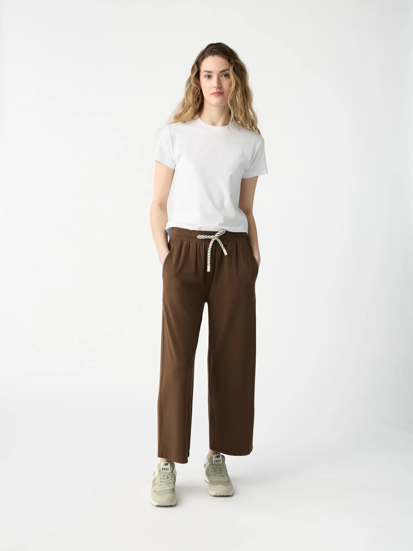 Women's Studio Cropped Wide Leg Pant